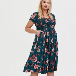 Torrid Smocked Chest V-Neck front/back Midi Challis Dress Floral Print Size 2